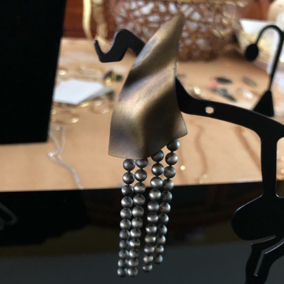 Abstract Kite w/ Bead Dangle Earring - Picture 2 of 5